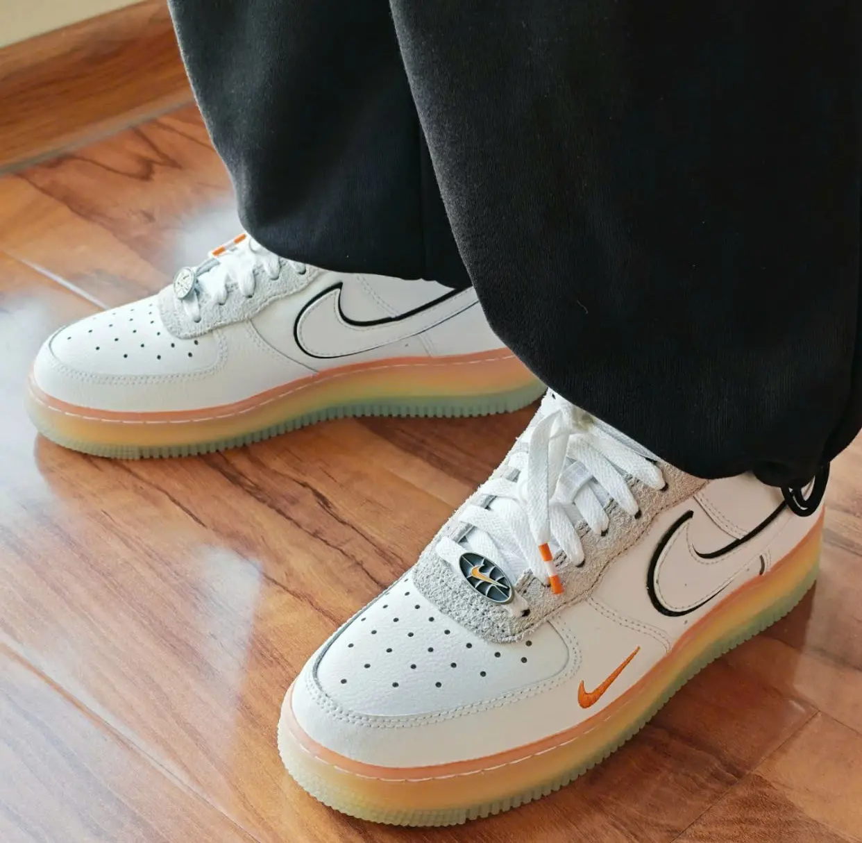 Alternative view of Giày Nike Air Force 1 Low 'Orange Peel' IQ0228-100