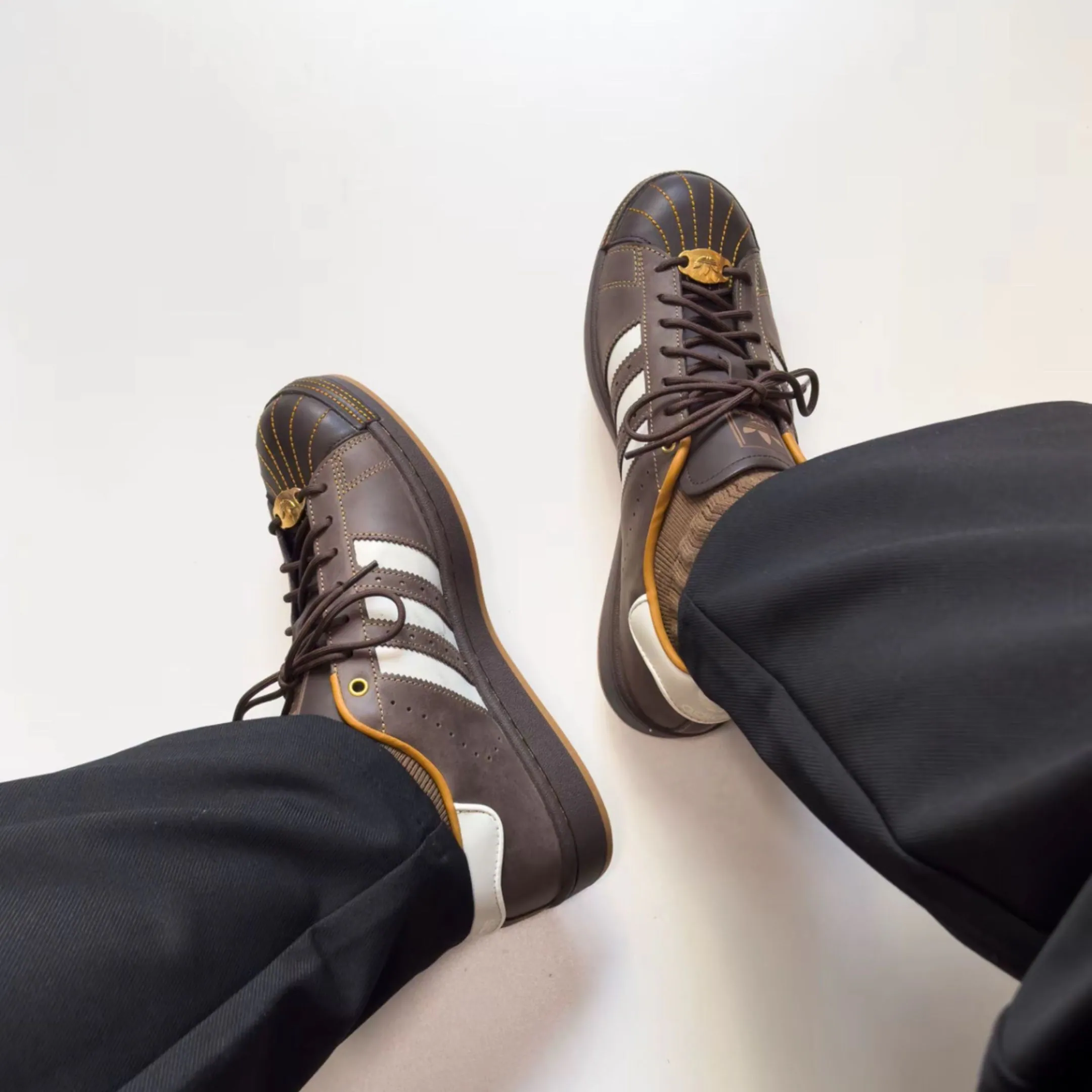 Alternative view of Giày Adidas Superstar 2 'Dark Brown' HP7108