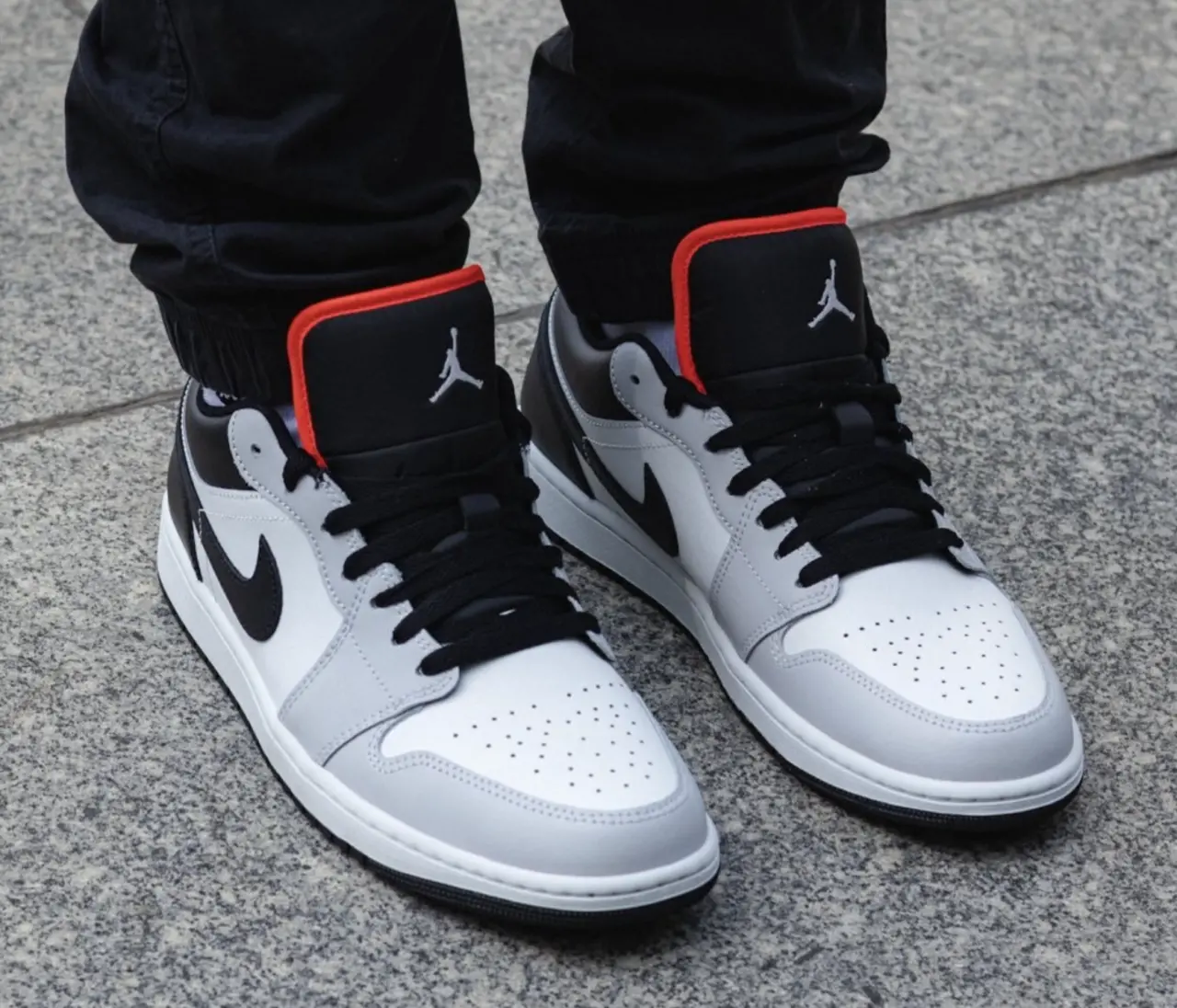 Alternative view of Giày Nike Air Jordan 1 Low ‘Neutral Grey Infrared’ 553558-045