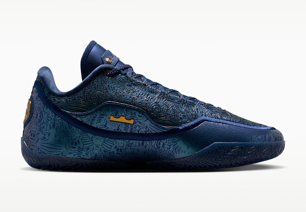 Alternative view of Giày Nike LeBron 23 'Out for Redemption' IH1513-400