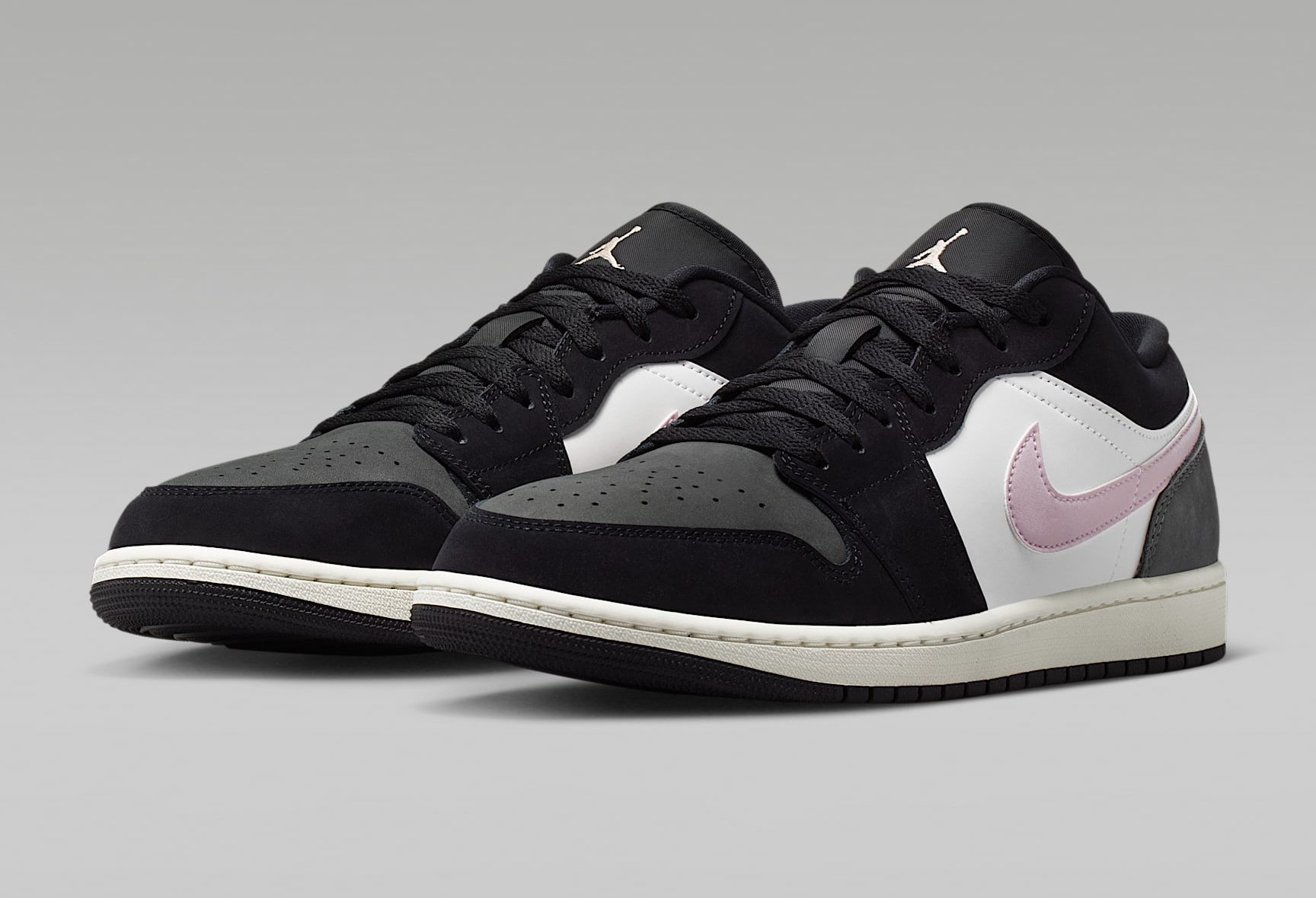 Alternative view of Giày Nike Air Jordan 1 Low SE 'Black' II3788-003