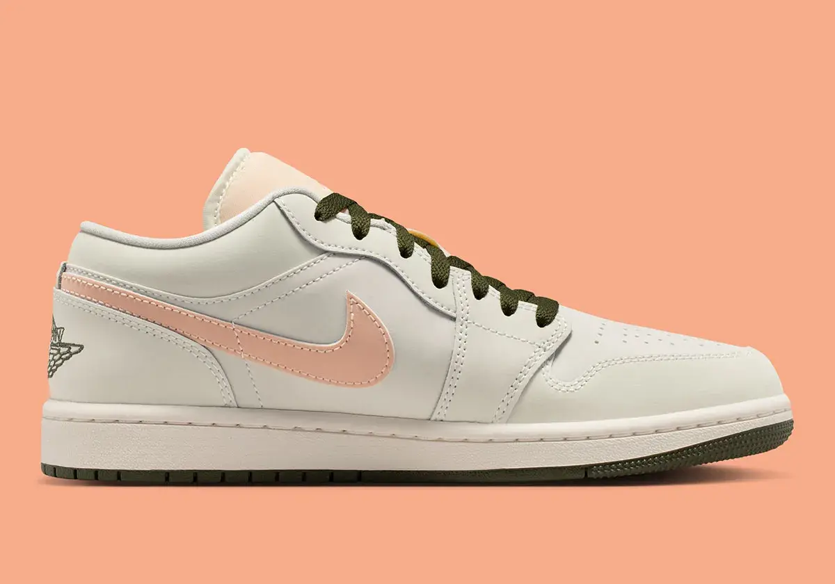 Alternative view of Giày Nike Air Jordan 1 Low Adds A 'Crimson Tint' DC0774-111