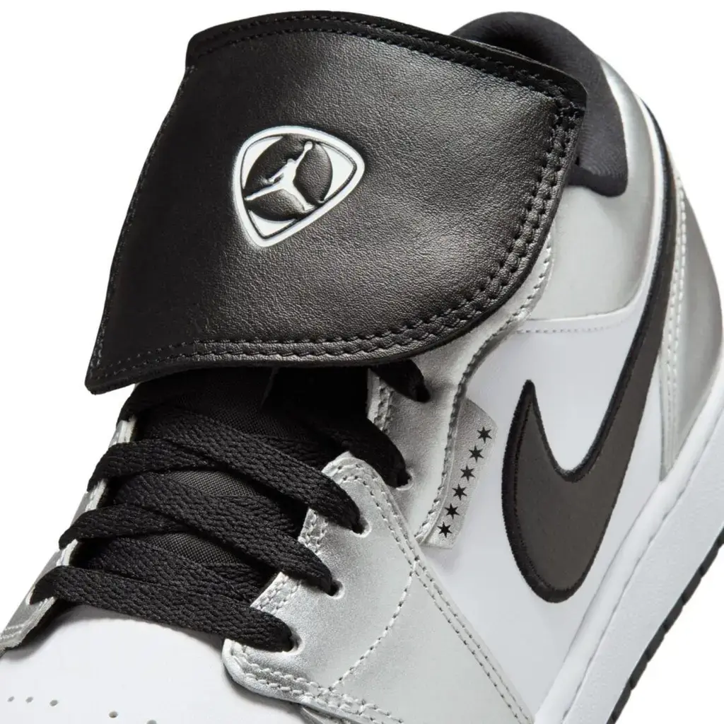 Alternative view of Giày Nike Air Jordan 1 Low 'White Metallic Silver' IR2278-100