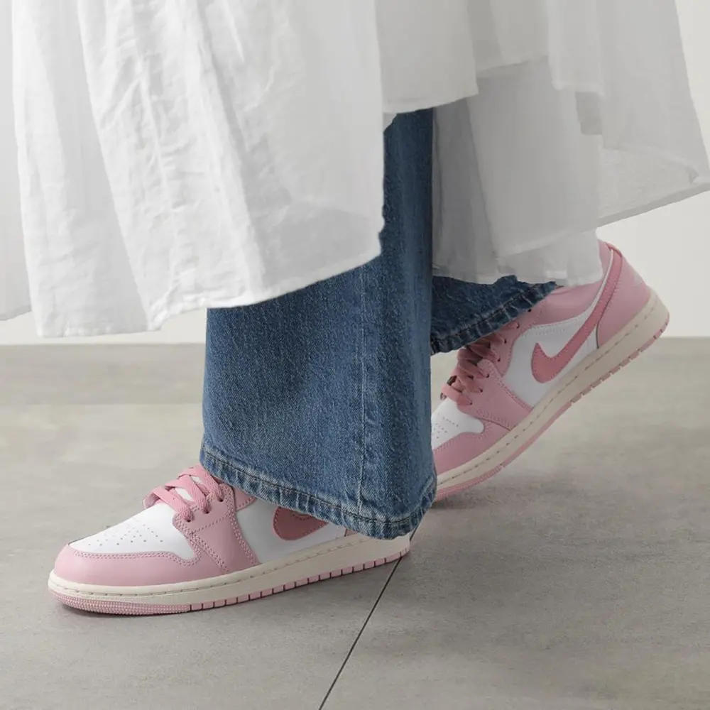Alternative view of Giày Nike Air Jordan 1 Low 'Iced Carmine White' DC0774-607