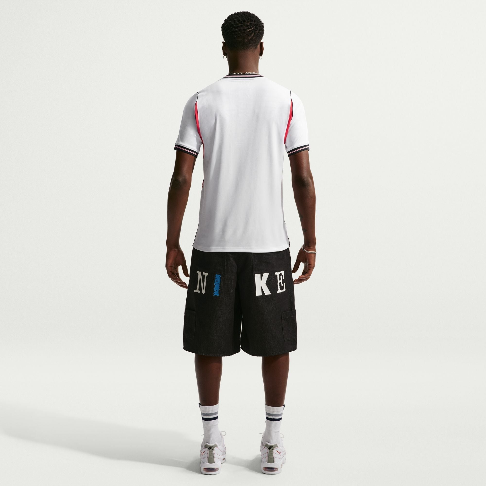 Alternative view of Áo Nike England 2026 Stadium Home Jersey 'White' IB5290-100