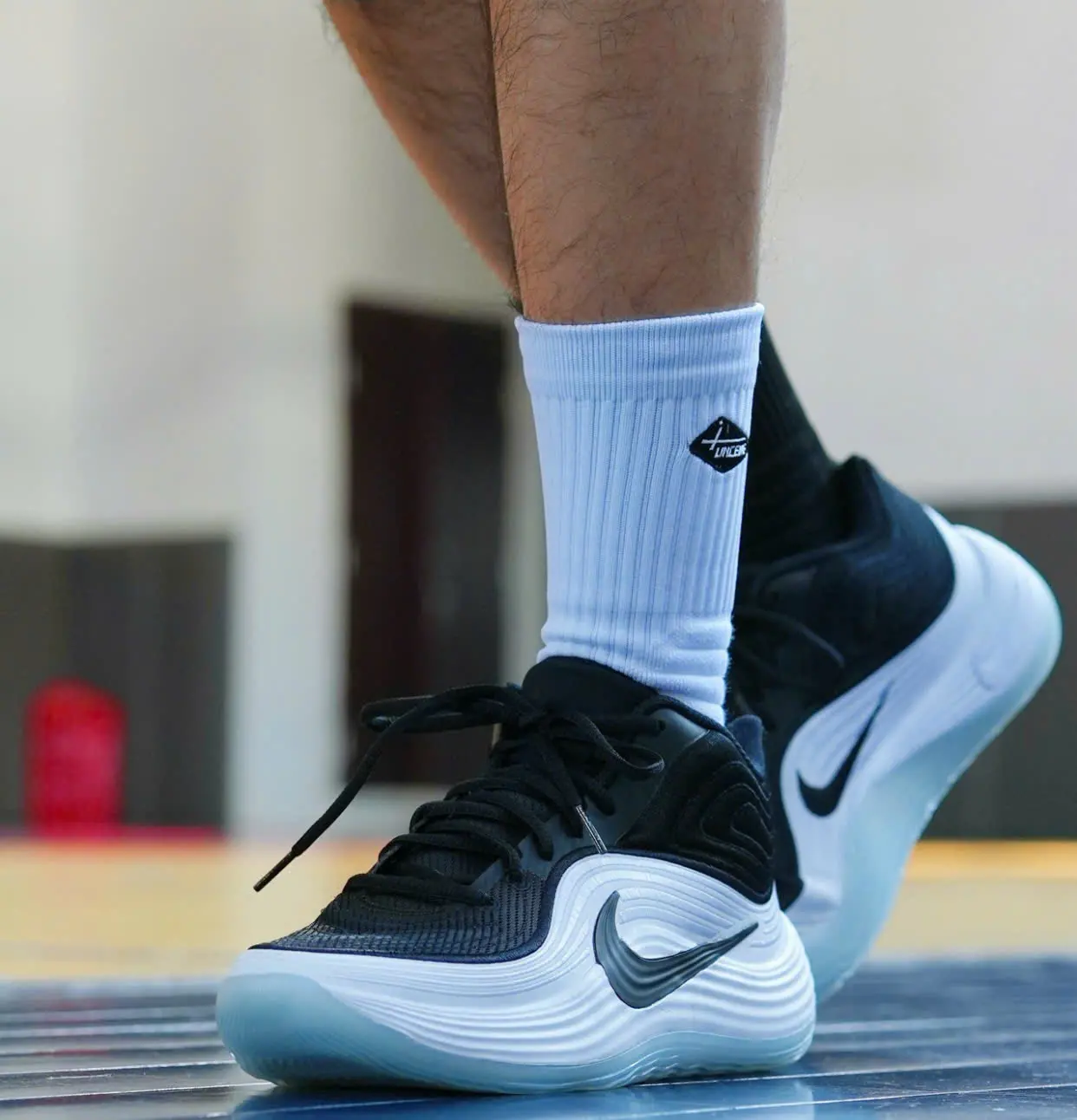 Alternative view of Giày Nike Precision 8 Mid 'Black White Ice Blue' IH1105-002