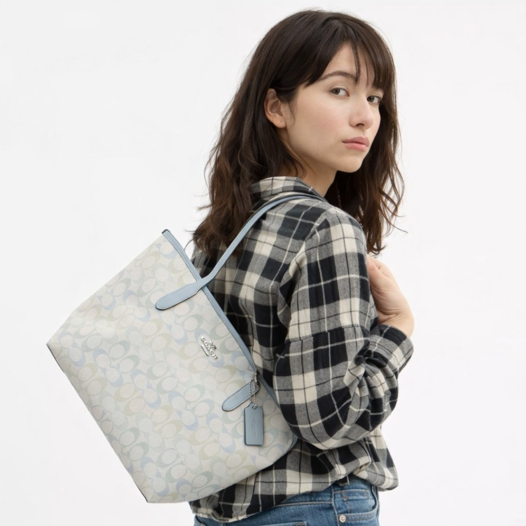 Alternative view of Túi Coach Medium City Tote Signature Canvas 'Grey' CDZ09-SVYUA