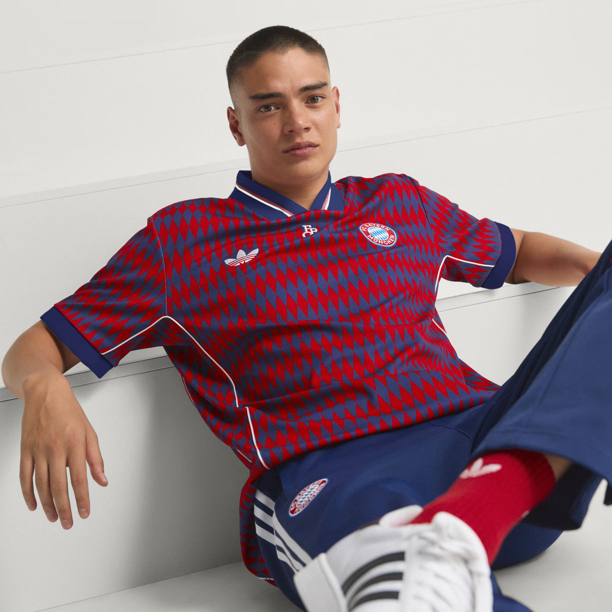 Alternative view of Áo Adidas FC Bayern Munich LFSTLR 'Red' JM9421