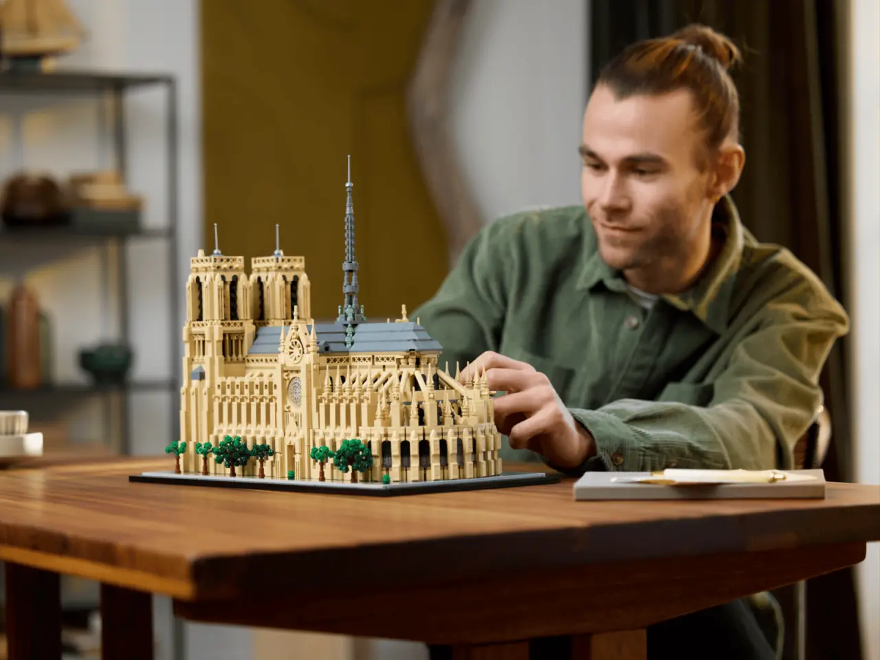 Alternative view of Mô Hình Lego Architecture Notre-Dame de Paris 21061
