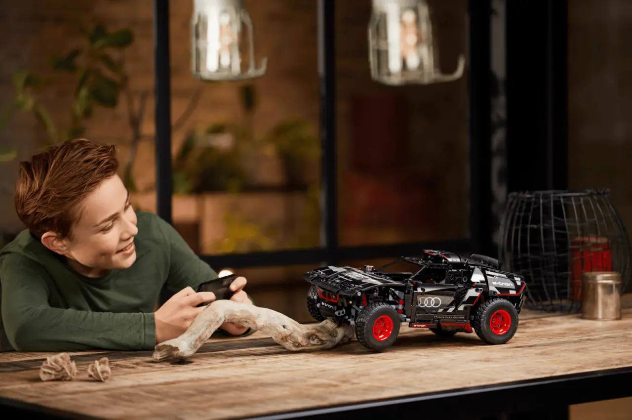 Alternative view of Mô Hình Lego Audi RS Q e-tron Technic 42160