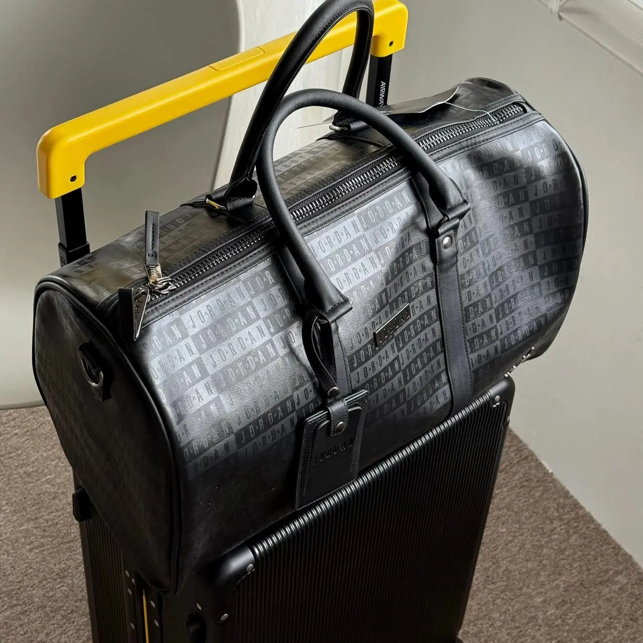 Alternative view of Túi Nike Jordan Jumpman Duffel Bag 'Black' HA6466-013