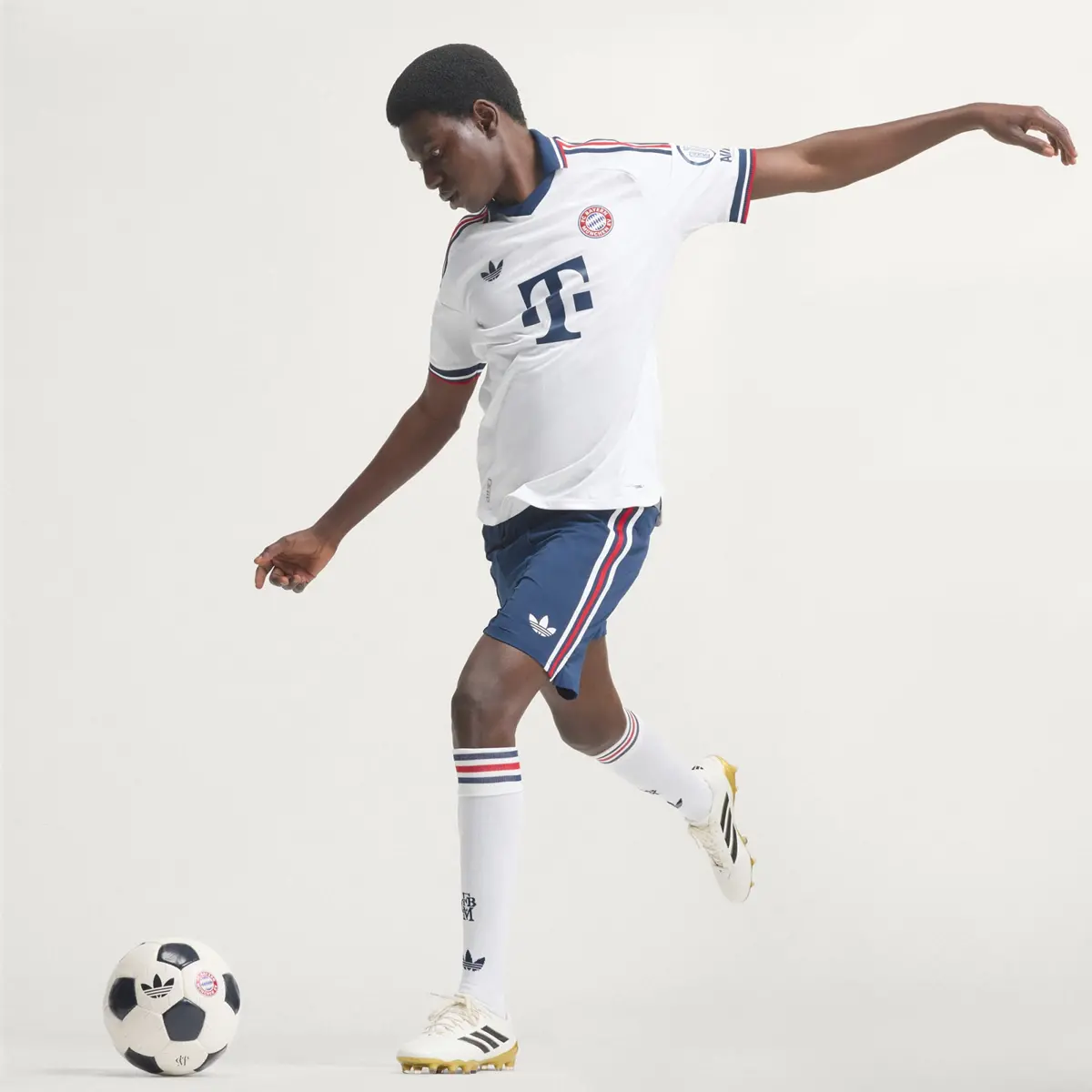 Alternative view of Áo Adidas FC Bayern 26/27 Away Authentic Jersey 'White' JZ3068
