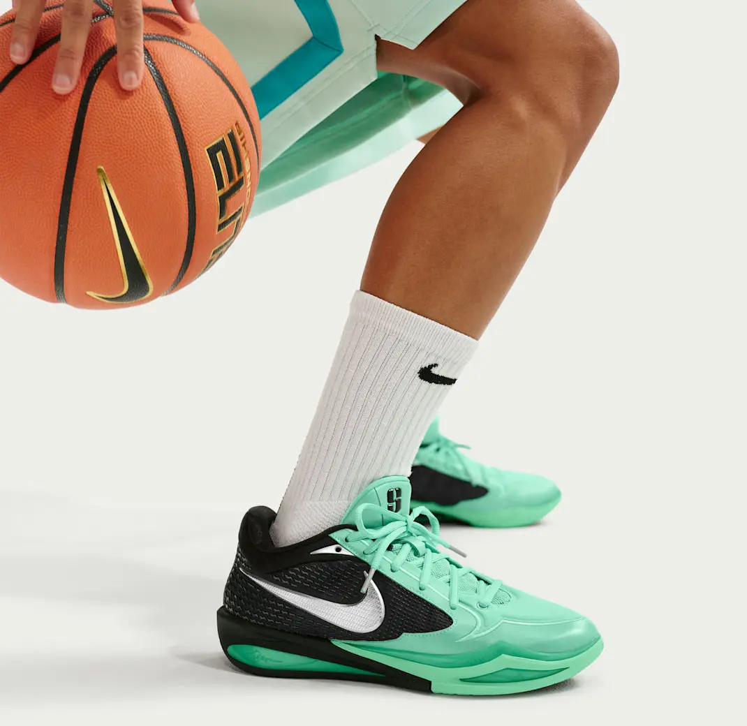 Alternative view of Giày Nike Sabrina 4 EP 'Limelight Glow' II0403-300