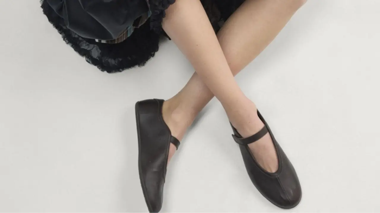 Hinh anh 4: Hinh anh sneaker ballet - su ket hop giua phong cach the thao va ve dep nu tinh.